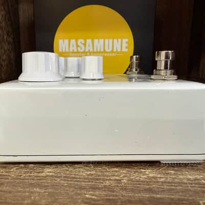 NuX NBK-5 Masamune With Box Booster and Kompressor 2010s - White image 6