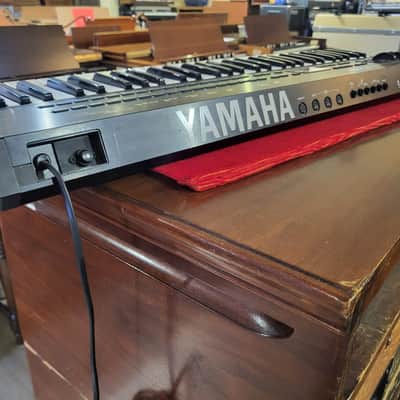 Yamaha DX11 Programmable Algorithm Synthesizer 1988 - Black image 3