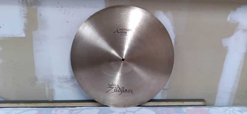 Zildjian 20" A Series Medium Ride Cymbal 1982 - 2012 - Traditional image 1