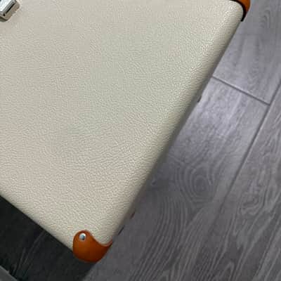 Mesa Boogie Rectifier 120-Watt 2x12" Horizontal Guitar Cab - Cream Bronco image 6
