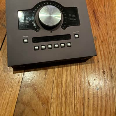 Universal Audio Apollo Twin DUO MKII Thunderbolt Audio Interface with box and cables! image 3