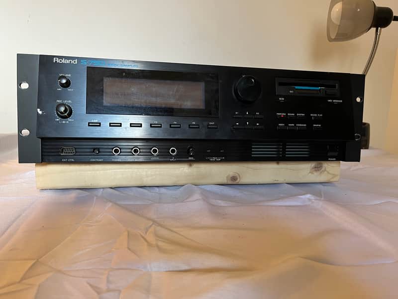 Roland S-750 Digital Sampler 1991 | Reverb