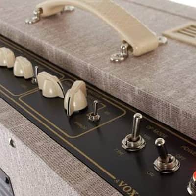 Hand-Wired VOX AC15HW1 15 Watt 1x12" Valve Combo image 4