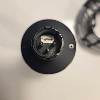 Audio-Technica AT2035 Large Diaphragm Cardioid Condenser Microphone image 3