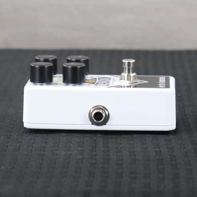 Electro-Harmonix Crayon 76 Full-Range Overdrive White with Diagonal Crayons image 3