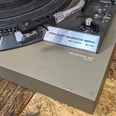 Technics SL-23 Semi-Automatic Turntable For Local Pick Up in Milwaukee, WI image 5