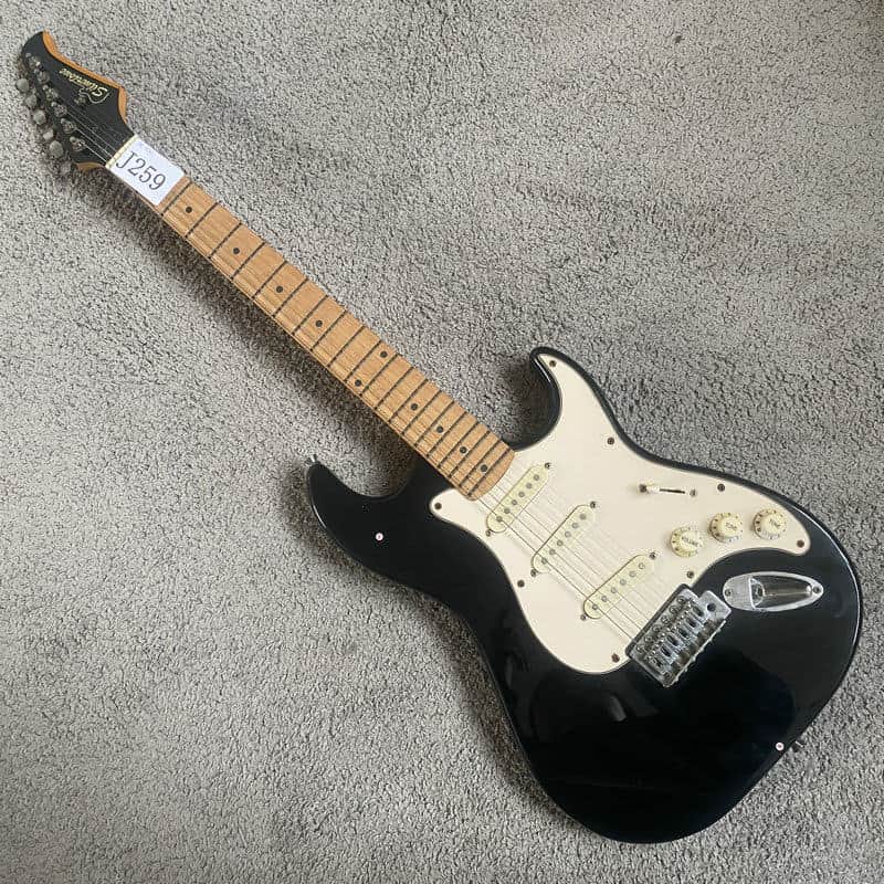 Silvertone Silvertone SSS Electric Guitar, Basswood Body and Maple Neck - Black image 1