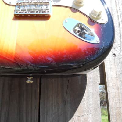 Fender Robert Cray Signature Stratocaster- 3-Color Sunburst w/Fishman Greg Koch Pickups image 12
