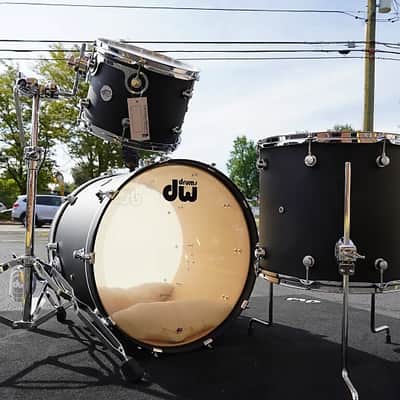 DW Design Series Satin Black Lacquer 3pc Pure Maple Shell Pack | 12" / 16''/ 22'' image 2