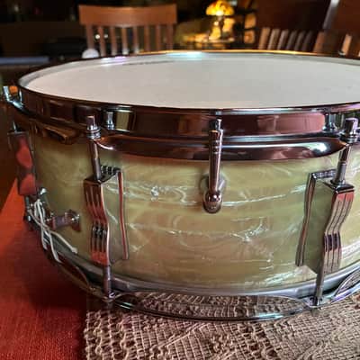 Ludwig Jazz fest 1966 - Pearl white P87 throw off E/C image 3