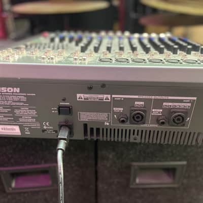 Samson TXM16 16-ch 1000W Power Mixer with Eight Mic Pres, Three Aux Sends, and Onboard Effects image 4