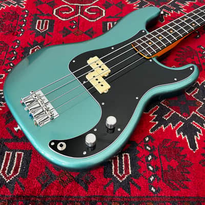 Mojo Dojo – Faded Sherwood Green Metallic Precision Bass – AV II Neck – DiMarzio Model P – American Classic Body – Pro Setup – Great Player image 12