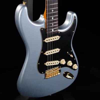 2023 Fender Custom Shop Limited Edition 1965 Dual-Mag Stratocaster Journeyman Relic with Closet Classic Hardware - Blue Ice Metallic image 5