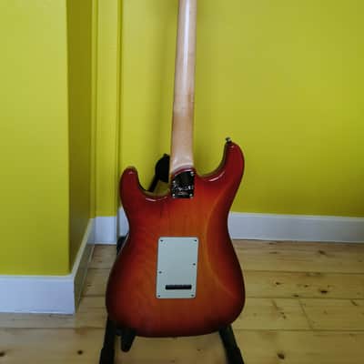 Fender American Elite Stratocaster RW Aged Cherry Burst image 2