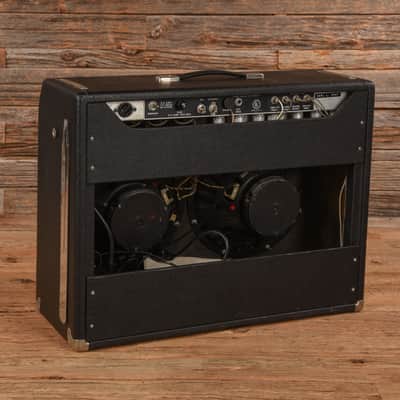 Fender Twin Reverb 2-Channel 85-Watt 2x12" Guitar Combo Amp  1967 image 2