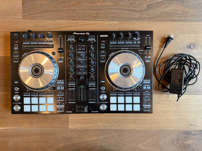 Pioneer DDJ-SR2 Portable 2-channel Controller for Serato DJ 2010s Black