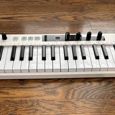 Arturia KeyStep 37 MIDI Controller 2021 - 2025 - White image 3