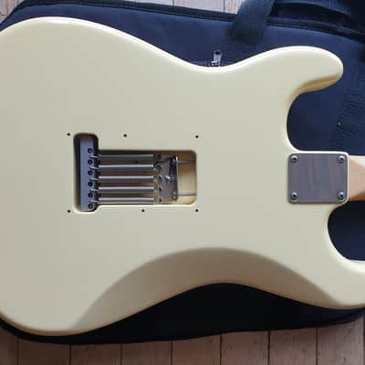 Fender Stratocaster Kenny Wayne Shepherd Cross Graphic Arctic White 2014 - MINT image 13