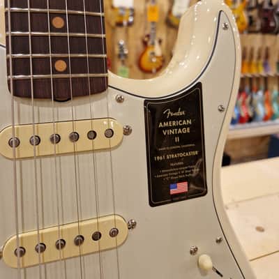 FENDER American Vintage II 1961 Stratocaster, Rosewood Fingerboard, Olympic White image 2