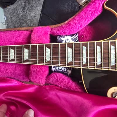 Gibson Les Paul 2004 - Classic sunburst finish featuring a highly figured flame maple top. image 2