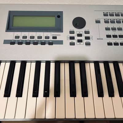 Yamaha Motif ES 7 Production Synthesizer used in mint conditon image 3