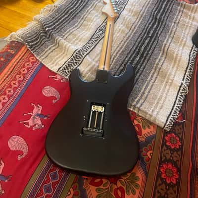 Squier Standard Stratocaster with Rosewood Fretboard 2001 - 2013 - Black Metallic image 3
