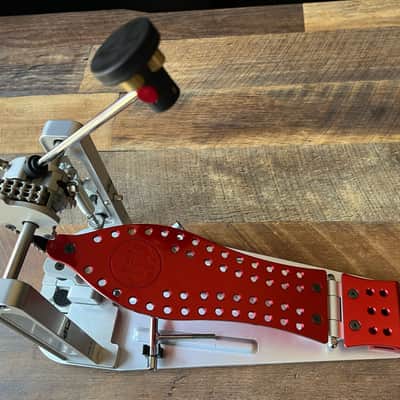 DW Machined Chain Drive Single Pedal - Special Edition Red image 2