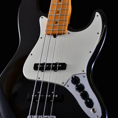 Fender American Standard Jazz Bass 1997 in Black - Active image 3