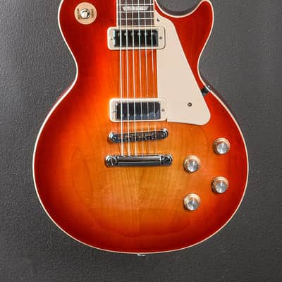 Gibson USA Les Paul 70's Deluxe - 70's Cherry Sunburst image 2