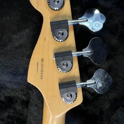 Fender Jazz Bass Deluxe 2005 - Candy Tangerine image 7