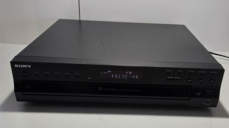 Sony CDP-CE500 2012 - Black