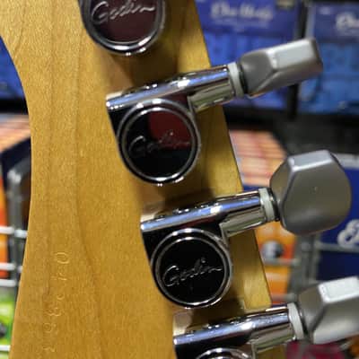 Godin Freeway Classic electric guitar - Made in Canada image 9