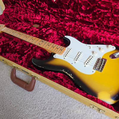 2022 Fender Custom Shop 1957 Reissue Stratocaster Heavy Relic, two-tone sunburst EX image 4