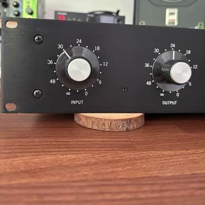 Universal Audio 1176LN (SERVICED July 2026) image 2