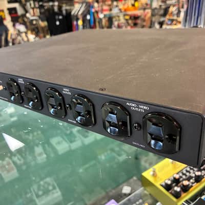 Furman Elite 15i power conditioner image 4