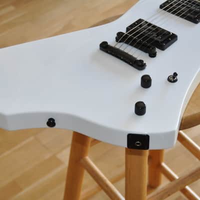ESP LTD Snakebyte SW Snow White / James Hetfield (Metallica) Signature / Made in Korea / Explorer Type / W26030094 image 4