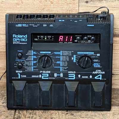 Roland GR-30 Guitar Synthesizer