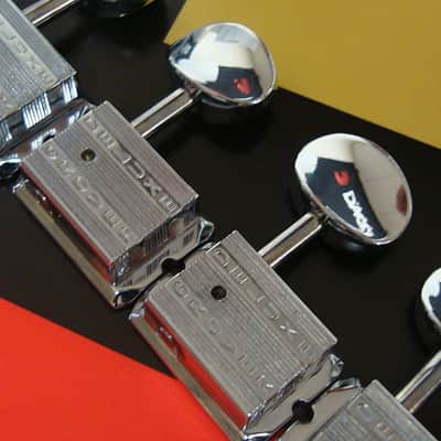 Grover 136C6 Vintage Deluxe, Chrome Tuning Machines 6 In-Line, Oval Metal Button image 3