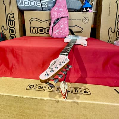 Mooer Guitars MLT10 (Travel/ Short Scale) CANDY PINK 2025 Super Light 2,5Kg image 16