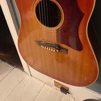 Gibson J45 1964 - Cherry Burst image 2