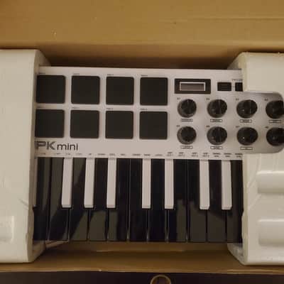 Akai MPK Mini Mk3 - Special Edition White image 3