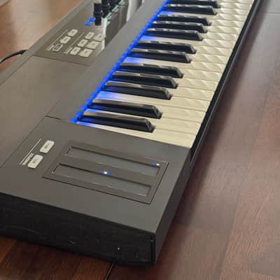 Native Instruments Komplete Kontrol S61 2010s - Black image 1