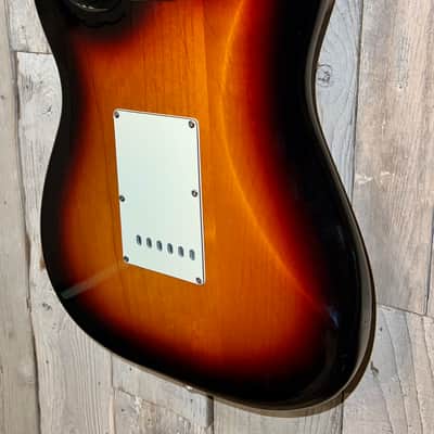 Sweet Fender Player Stratocaster, Maple Fretboard 3-Color Sunburst, CCG Custom Shop, Insane Player ! image 12