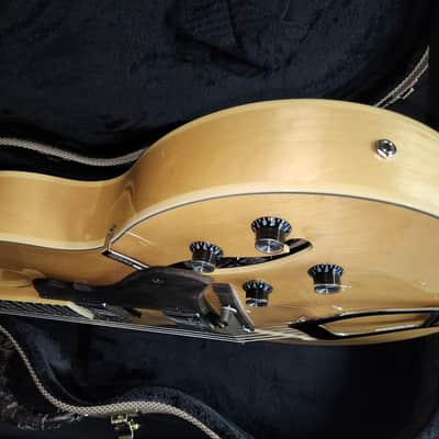 Hagstrom HJ500 Natural Gloss Hollow Body Electric Guitar – Jazz Archtop – Dual Humbuckers – Hardshell Case 2000s - 2010s - Natural Gloss Top with Dark Figured Back & Sides image 13