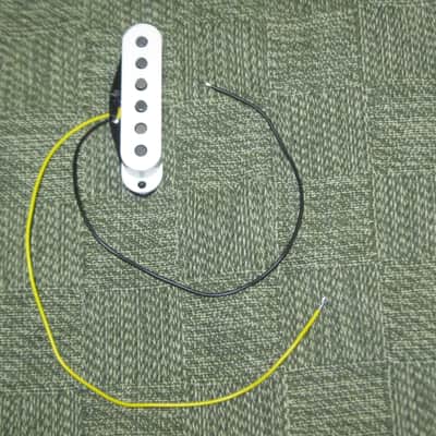 very near A+ (rarely used) genuine Fender Tex-Mex Stratocaster Bridge Single Coil Pickup, 7.4k full strength, White Cover (p/n # 50659000) +screws & rubber bushings, Alnico 5 magnets, staggered pole pieces, Polysol magnet wire, vinyl output wires image 12