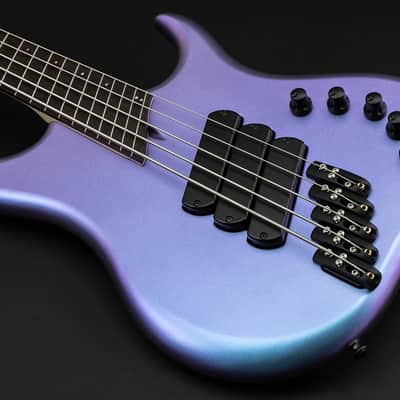 Dingwall Lee Sklar 2024 vertigo colour shift image 1