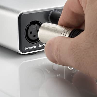 Focusrite iTrack Solo Audio Interface for Mac, PC, and iPad – USB Audio Interface for Recording, Streaming, and Podcasting with XLR, Line-in, and Professional Software included image 6