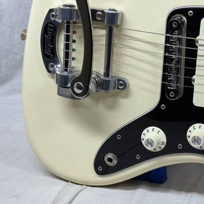 Fender 2016 Limited Edition American Special Jazzmaster Guitar with Bigsby Vibrato + Case 2016 - Olympic White / Rosewood fingerboard image 6