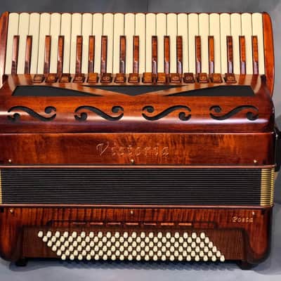 Victoria Poeta Marocca accordion image 1
