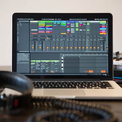 Ableton Live 9 Standard + iZotope Ozone 7 Elements image 2